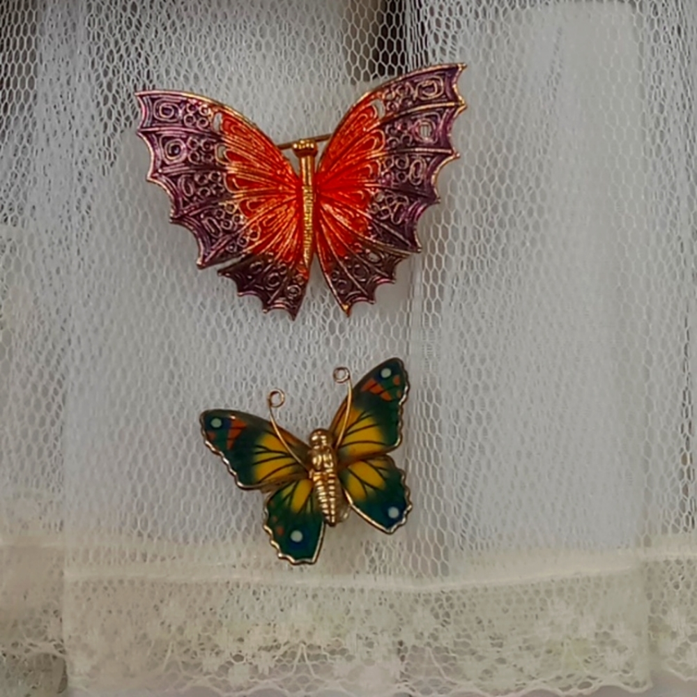 2 pc lot Vintage Enamel Butterfly Brooches Gold Tone